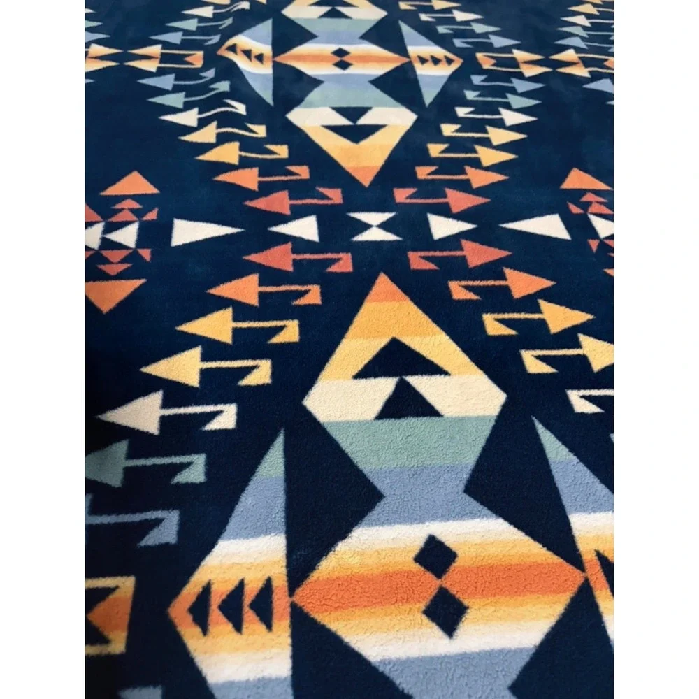 Pendleton Southwestern Fleece Throw Blanket Geometric Whipstitch 71